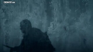 Divje dekle se obleče za fafanje