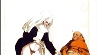 Dekle z mehko muco dobi naboden