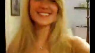 Ljubka blondinka faha in dobi spermo na obraz