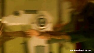 Neznana MILF sesa tiča v avtu