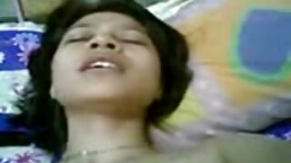 Rjavolaska z velikimi prsi dobi spermo na obraz