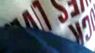 Petite blondinka ima seks in dobi cum