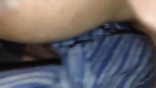 Vroč par pred kamero