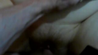 Nenasitna amaterka se igra s trdim tiča