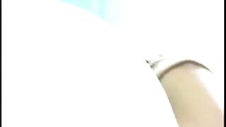 Obožujem njen tesen grm