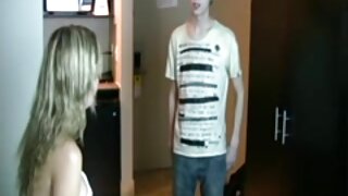 Blondinka s piercingom v nosu sesa moj veliki kurac