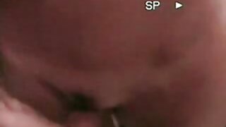 Vezano dekle daje blowjob in jaz jo zajebem