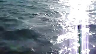 Vroča rjavolaska skače na mojega tiča, dokler ne sperem