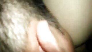 Globoko pihanje MILF v avtu