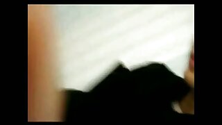 Latina vzame globoko pihanje POV