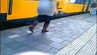 Prsata blondinka GF poškropljena s spermo