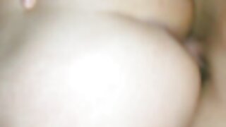 Njene prsi so vredne ogleda