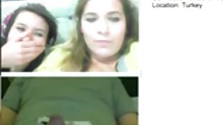 Vijolični dildo je zelo dolg