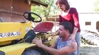 Dve Babi igrata Strip Pool