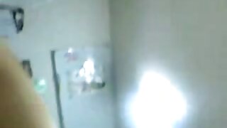 Dekle v nogavicah je zelo čudno