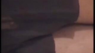 Več kot čuden azijski med