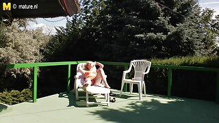 Azijsko dekle z velikimi joški faha in jebe