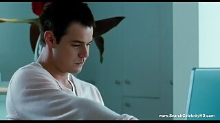 Analni seks v kopalnici in obremenitev v ustih