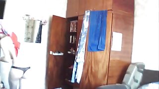 Tako lepa blondinka naredi seks zabaven s svojim prijateljem doma, uživaj