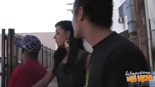 Azijska najstnica orje svoj cooch s svojo novo igračo