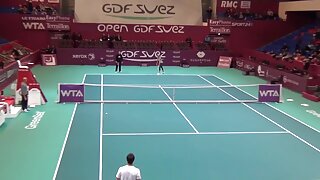 Leggy gladka babe gets prebode s tiča