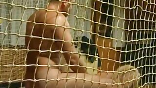 Seks v različnih položajih pred kamero z ženo