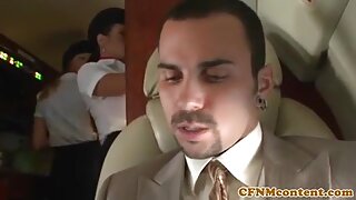 Handjob tiča in cum na telo