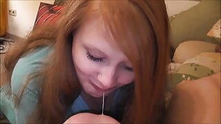 Zajebala prsata babe v nogavicah in cum na njene joške