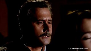 Krhko dekle sodeluje pri skupinskem seksu