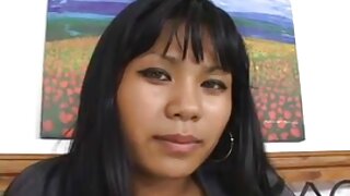 Preprosto izjemna punca nastopa na spletni kameri