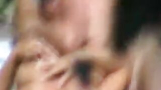 Blowjob od rjavolaska MILF in obremenitev na obrazu