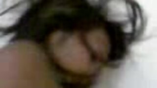 Moški sok na njenem ljubkem obrazu