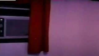 Busty tranny vam pokaže pravi pomen spolnega zadovoljstva