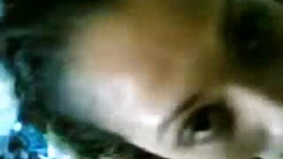 Blondinka najstnica faha in seksa pred spletno kamero