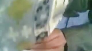 Moj črni tiča vrta njeno telo lutke