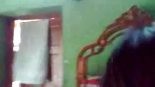 Neverjetna rjavolaska babe na plaži