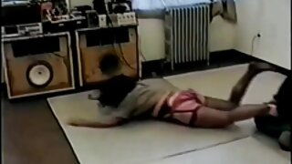 Vezana BBW brineta in seks igrače