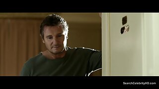 Busty srček daje blowjob in dobi cum v usta