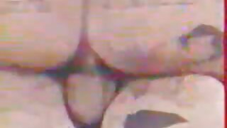 Ljubka babe globoko faha in dobi spermo v usta