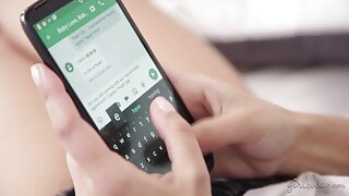 Krasen babe v nogavicah širijo