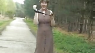 Sramežljivo dekle se napije in odpre usta!