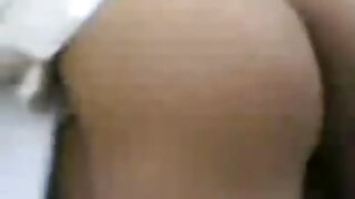 Noro vroča Latina se igra s svojim klitorisom