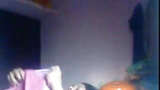 Vroča rjavolaska blowjob in tiča jaha