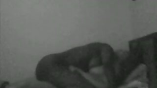 Zagorela punca v hlačnih nogavicah jaha svojega moškega