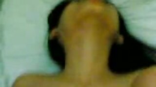 Študentje poučujejo trdo jebati v kopeli