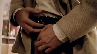 MILF z naravnimi joški liže analno in dobi spermo v usta