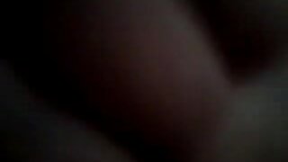 Gf z zavezanimi očmi sesa globoko