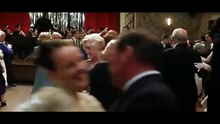 Sperma po njenih nogah