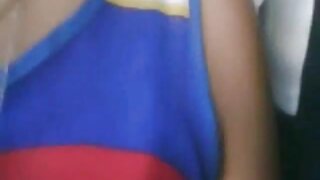 Nemško punco udarijo v rit