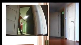 Dekle z velikimi joški poskuša sesati moj ogromen kurac